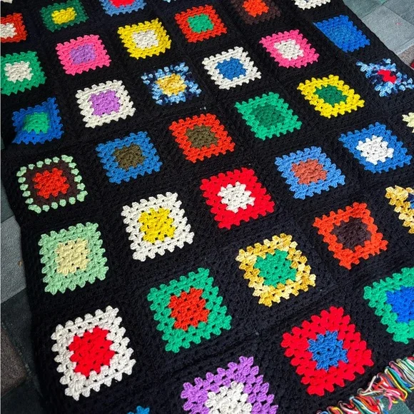 Vintage Handmade Granny Square Afghan Blanket Crochet Multicolor/Black 57x76 - Picture 5 of 5